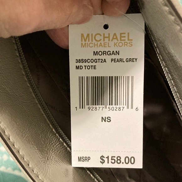 NWT-Michael Kors Morgan MEDIUM Tote. Pearl Grey. A classy zippered purse/tote. - Picture 7 of 7